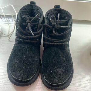 Black Neumel Uggs